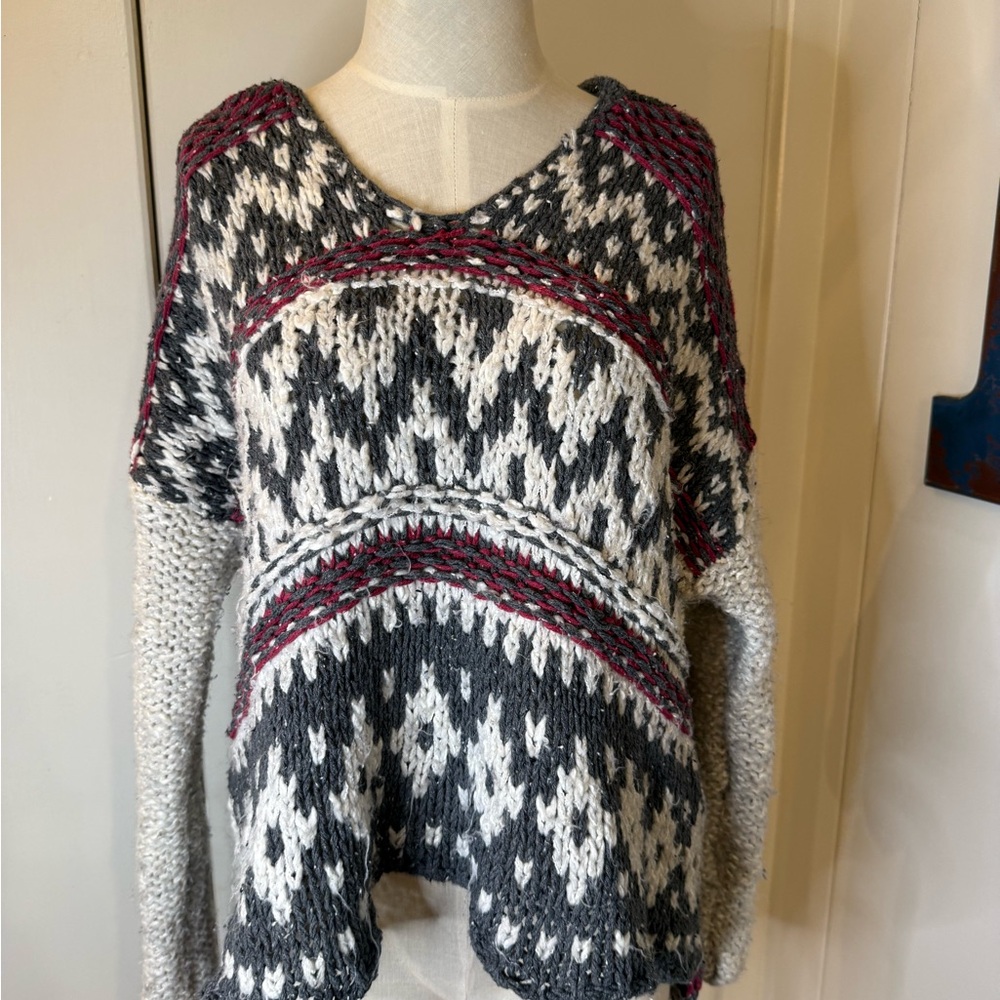 Free People Gray and White Knit Hoody Sweater with Red Accents Sz M